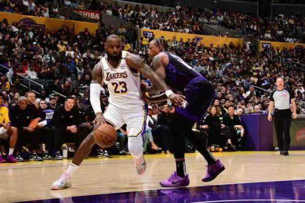 NBA ordinære sæson starter, Lakers vinder tre sejre i træk